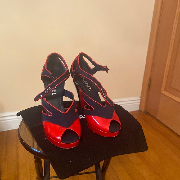 Chanel sandals - Picture 1 of 4